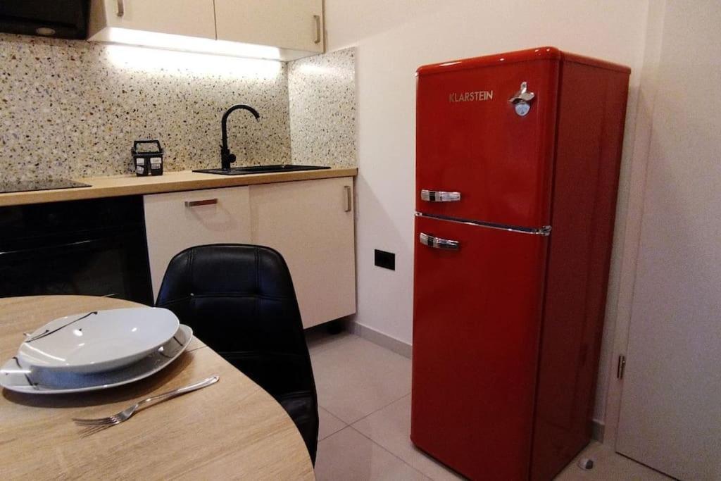 Cute Apartment Marla Art Close To Center Pula Exterior foto